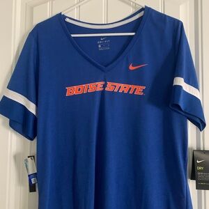 New (w tags) Nike Women’s V-Neck athletic top.       Boise State XL